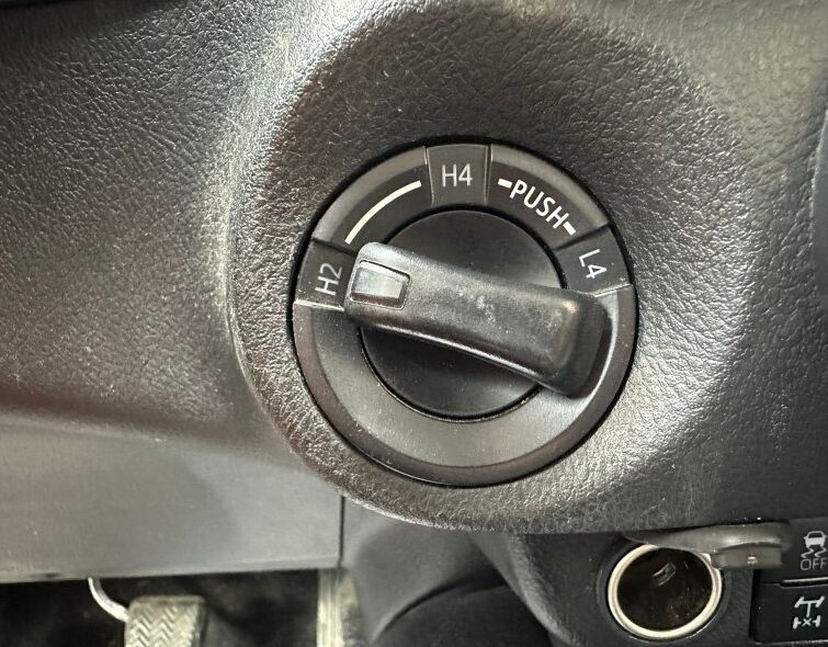 TOYOTA  HILUX DOUBLE CAB GX 4x4